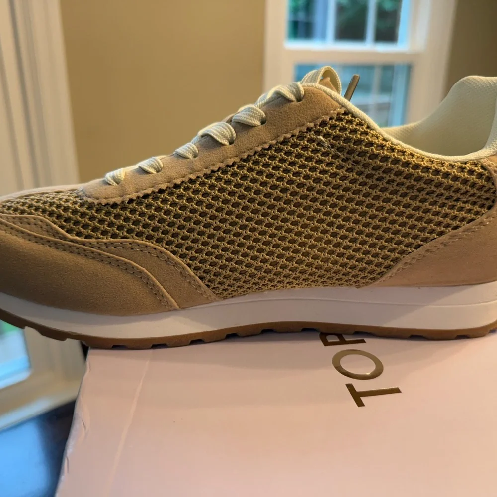 Boutique brand TOP Moda, Tan and White Sneakers with Retro Design - Picture 4 of 7